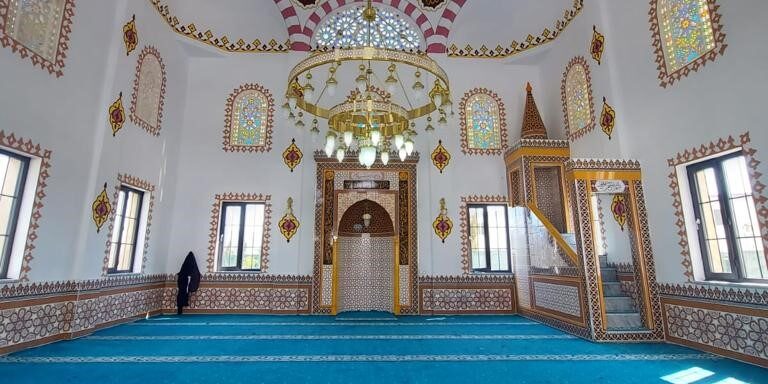 heating-systems-103 Mosque interior with under-carpet heating installed