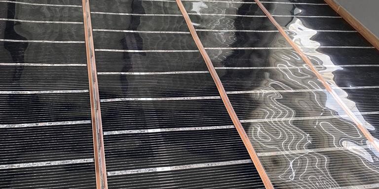 Checking which carbon film strips are heating